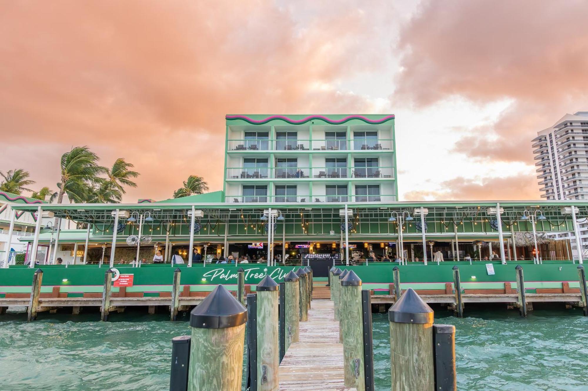 Palm Tree Club Miami Hotel North Bay Village Exterior photo