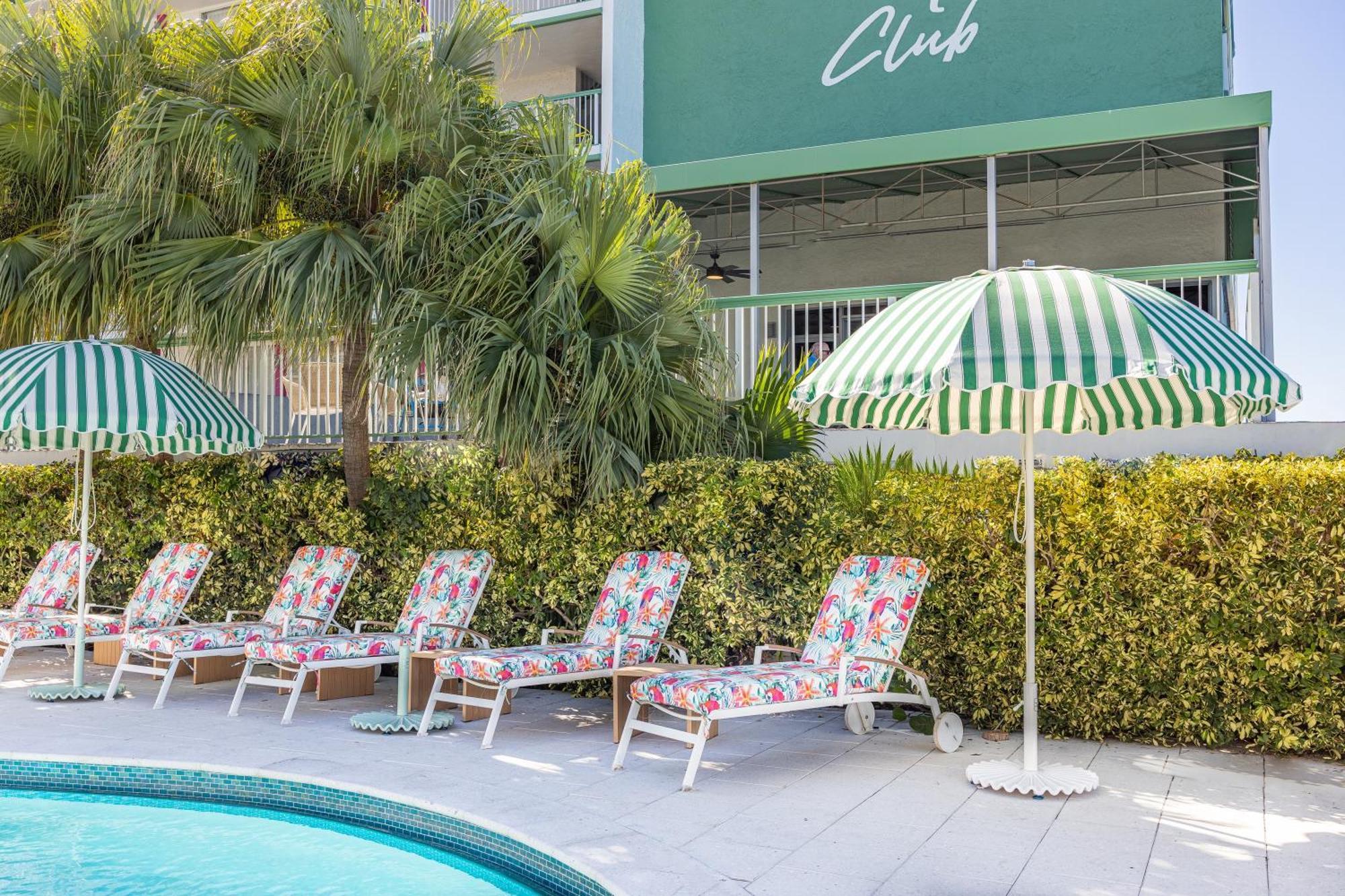 Palm Tree Club Miami Hotel North Bay Village Exterior photo